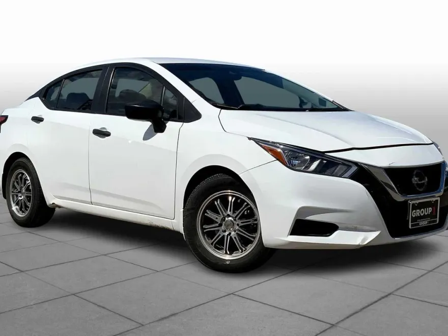 2021 Nissan Versa S photo 1