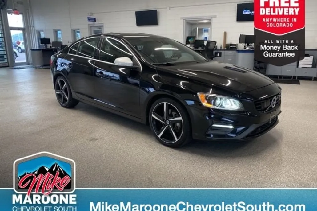2016 Volvo S60 T6 Drive-E R-Design Platinum photo 1
