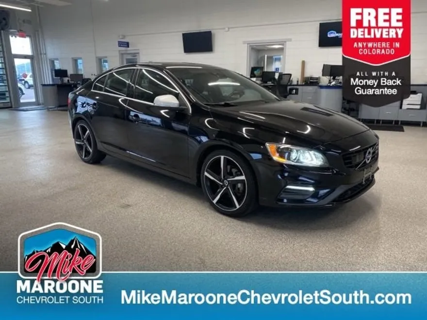 2016 Volvo S60 T6 Drive-E R-Design Platinum photo 1