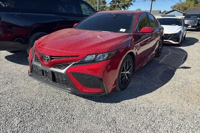 2024 Toyota Camry SE photo 1