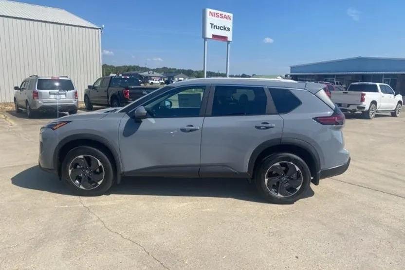 2026 Nissan Rogue SV photo 1
