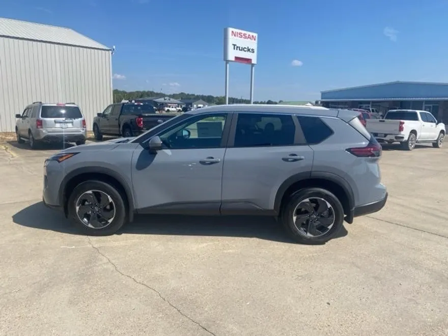 2026 Nissan Rogue SV photo 1