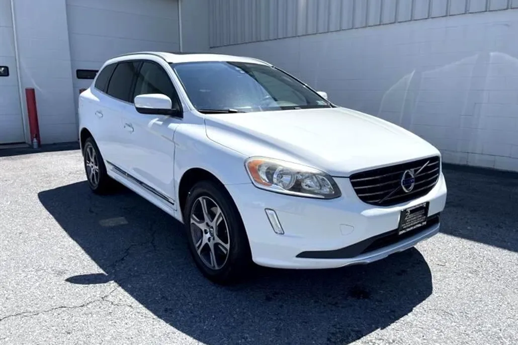2015 Volvo XC60 T6 Premier photo 1