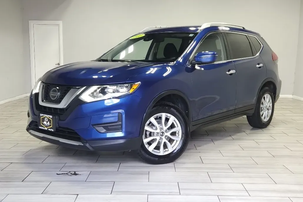 2020 Nissan Rogue SV photo 1