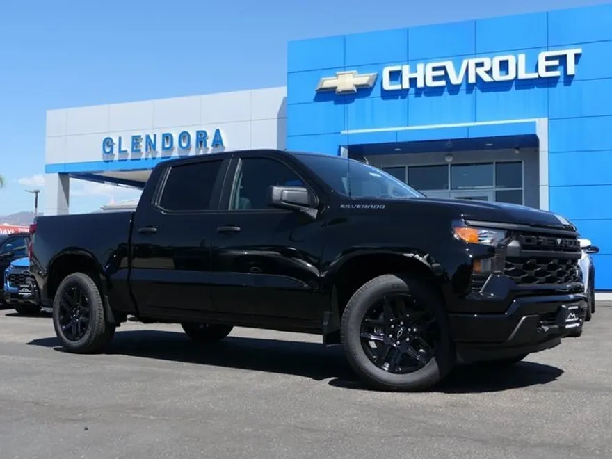 2026 Chevrolet Silverado 1500 Custom photo 1
