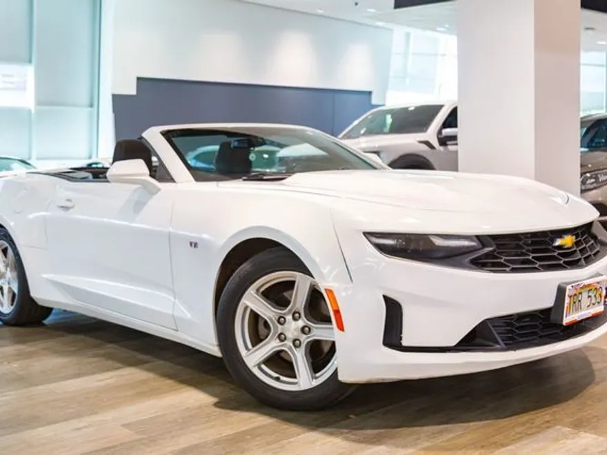 2019 Chevrolet Camaro 1LS 1LT photo 1