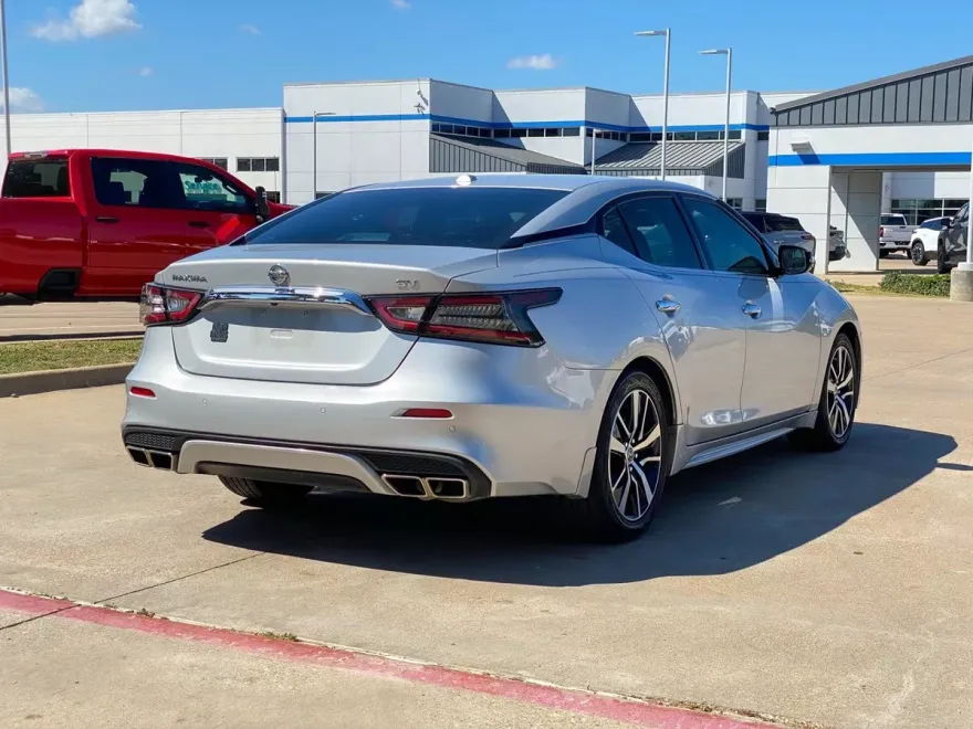 2021 Nissan Maxima SV photo 1