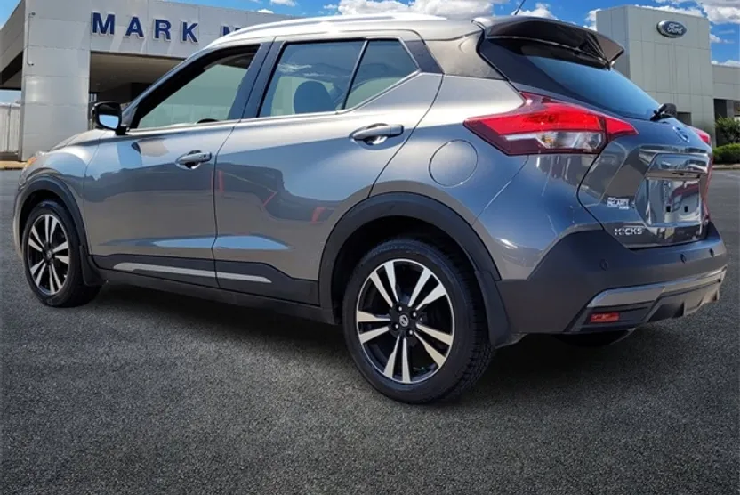 2020 Nissan Kicks SR photo 1