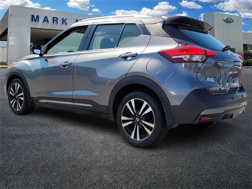 2020 Nissan Kicks SR photo 1