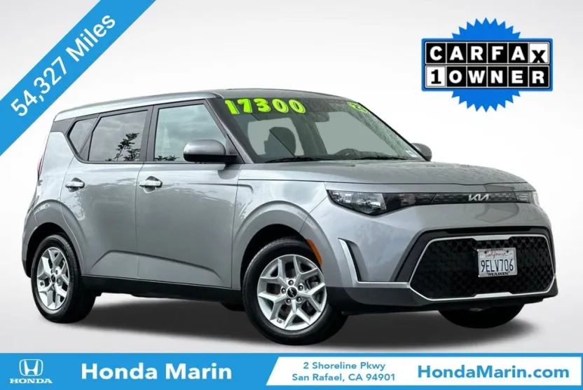 2023 Kia Soul LX photo 1