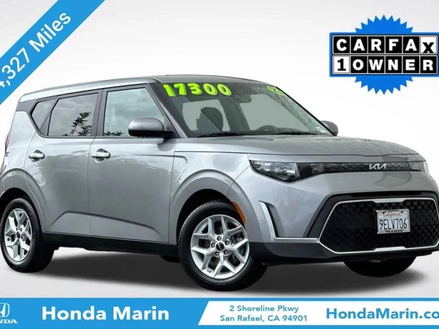 2023 Kia Soul LX photo 1