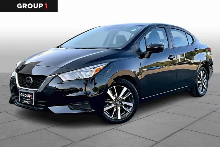 2021 Nissan Versa SV photo 1