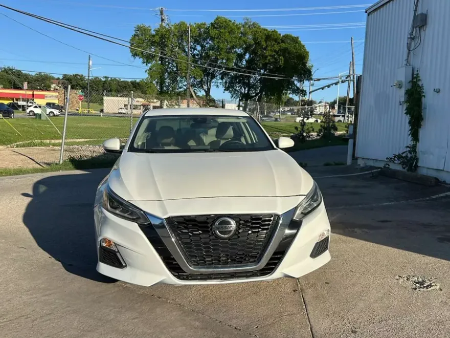 2021 Nissan Altima 2.5 SV photo 1