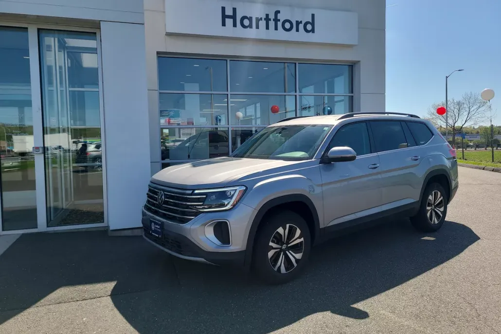 2024 Volkswagen Atlas SE photo 1