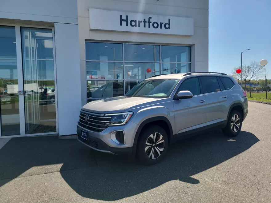 2024 Volkswagen Atlas SE photo 1