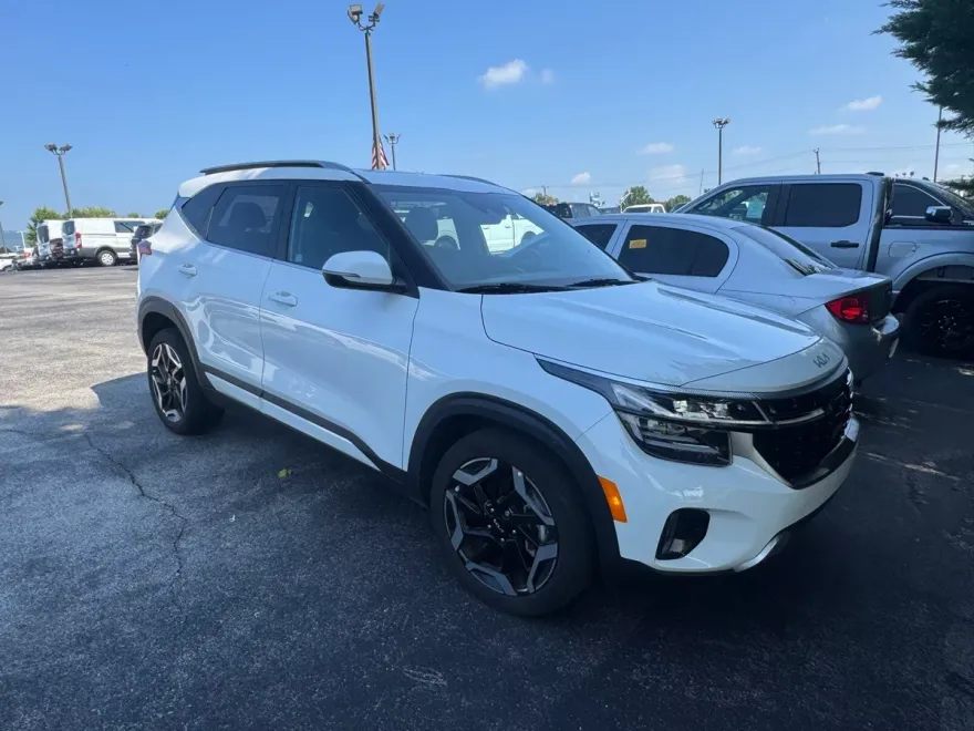 2024 Kia Seltos SX photo 1