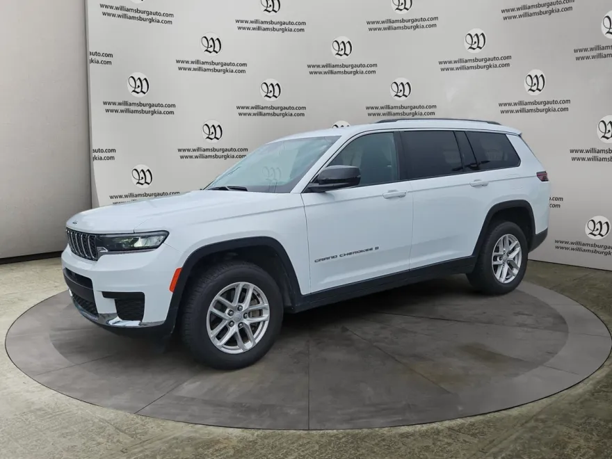 2023 Jeep Grand Cherokee Laredo photo 1