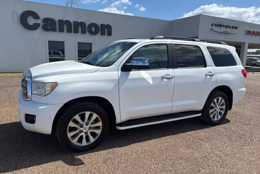 2016 Toyota Sequoia Limited photo 1
