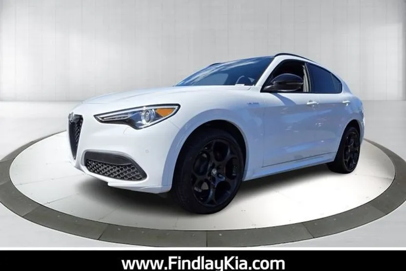 2023 Alfa Romeo Stelvio Ti photo 1