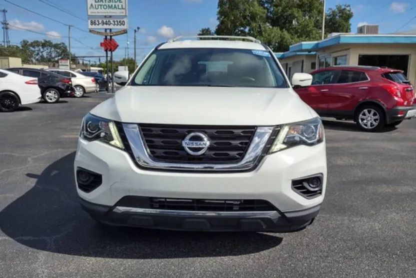 2017 Nissan Pathfinder S photo 1