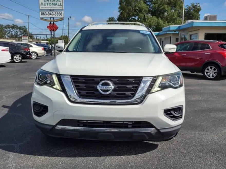 2017 Nissan Pathfinder S photo 1