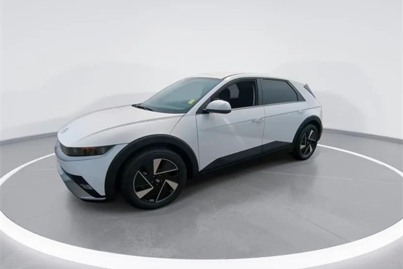 2025 Hyundai Ioniq 5 SE Standard Range photo 1
