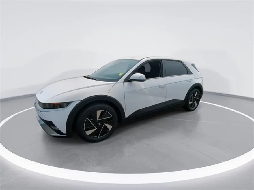 2025 Hyundai Ioniq 5 SE Standard Range photo 1