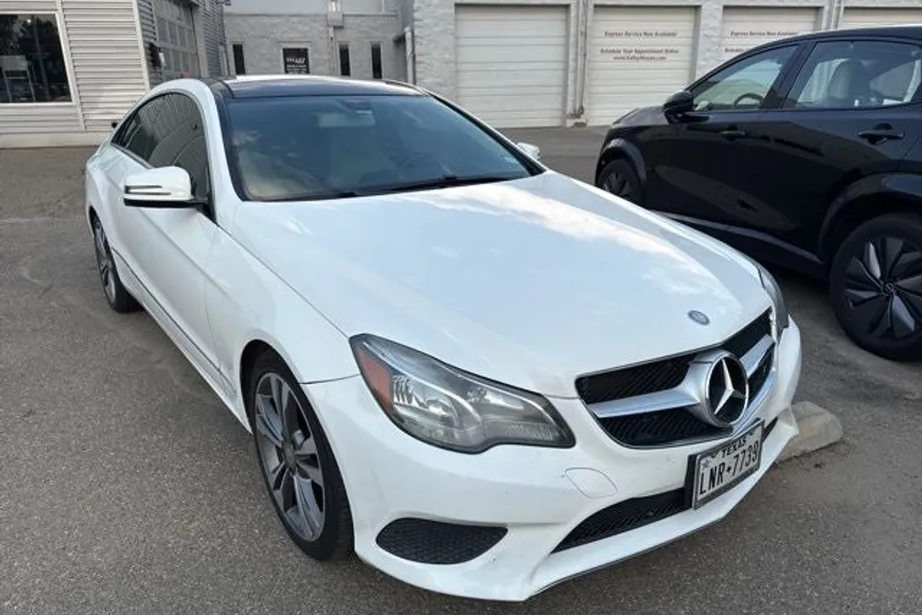 2016 Mercedes Benz E 400 photo 1