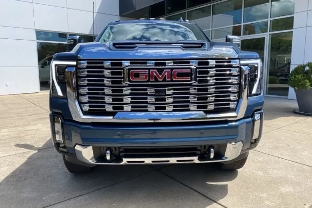 2026 Gmc Sierra 2500 HD Denali photo 1