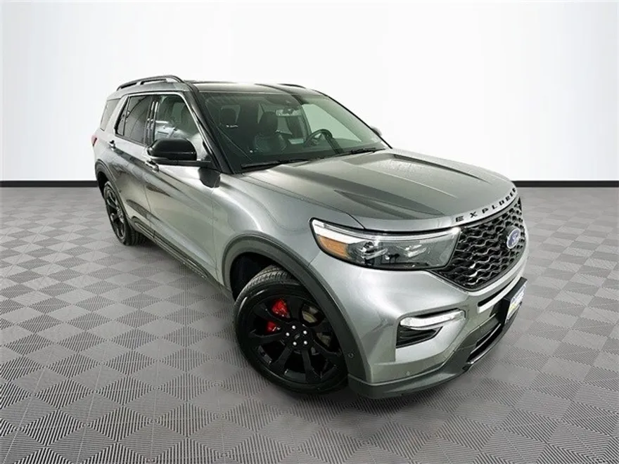 2022 Ford Explorer ST photo 1