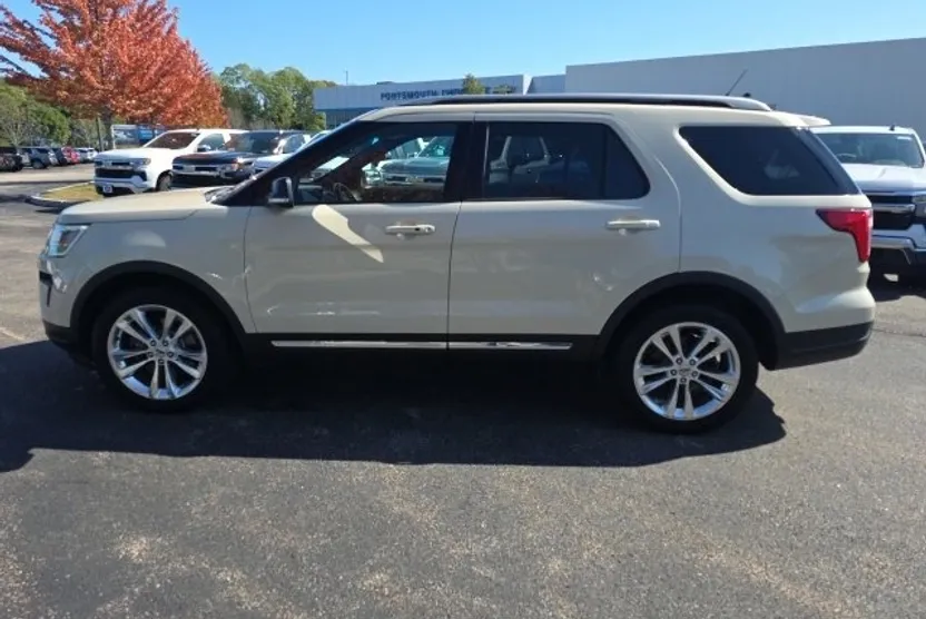 2018 Ford Explorer XLT photo 1