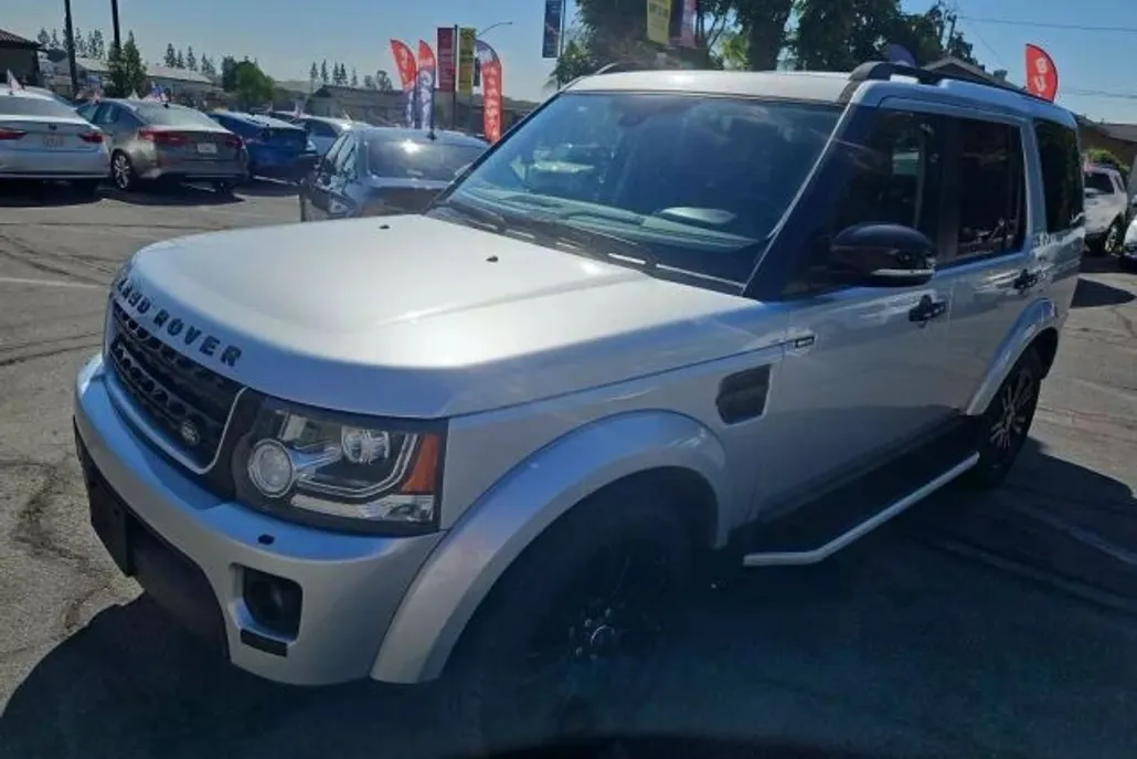 2016 Land Rover LR4 HSE photo 1