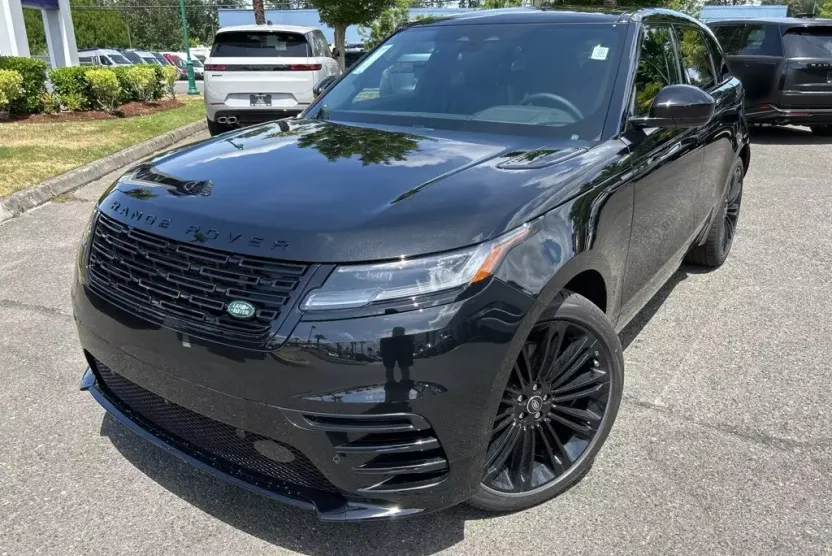 2026 Land Rover Range Rover Velar SE photo 1