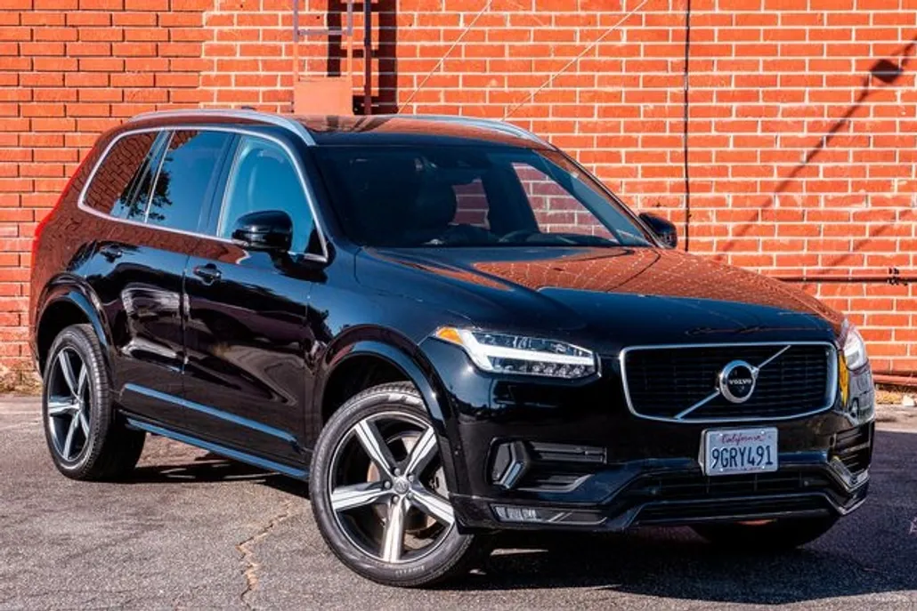 2018 Volvo XC90 T6 R-Design photo 1