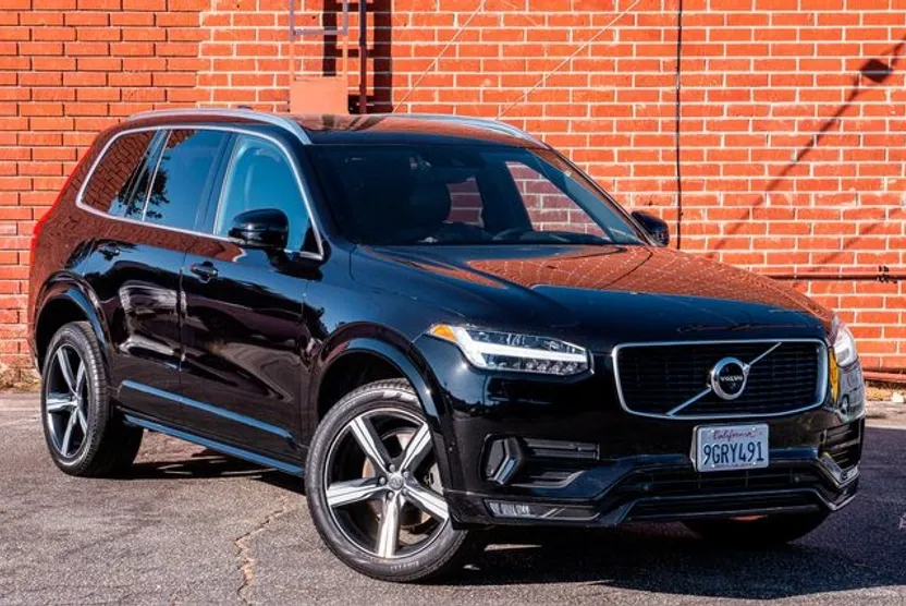 2018 Volvo XC90 T6 R-Design photo 1