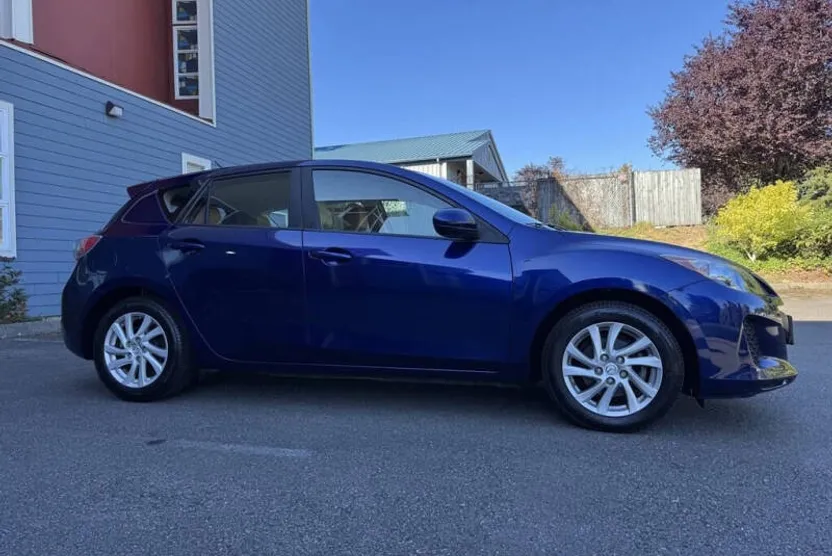 2012 Mazda Mazda3 Touring photo 1