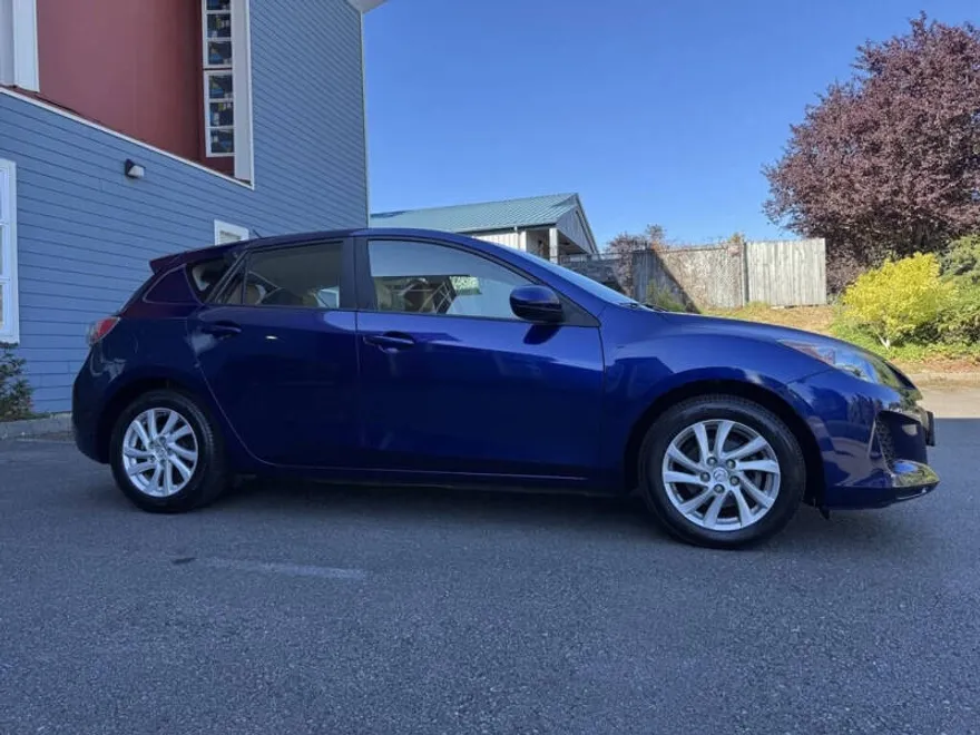 2012 Mazda Mazda3 Touring photo 1