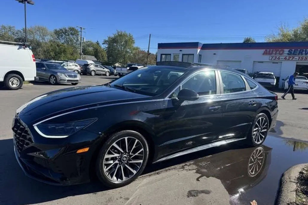 2020 Hyundai Sonata Limited photo 1