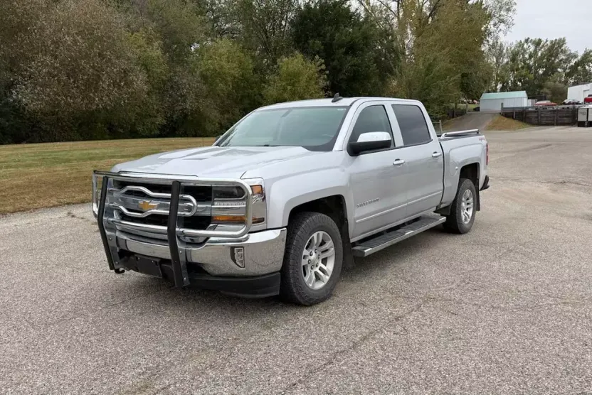 2018 Chevrolet Silverado 1500 LT photo 1