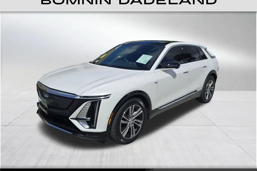 2025 Cadillac Lyriq Luxury photo 1