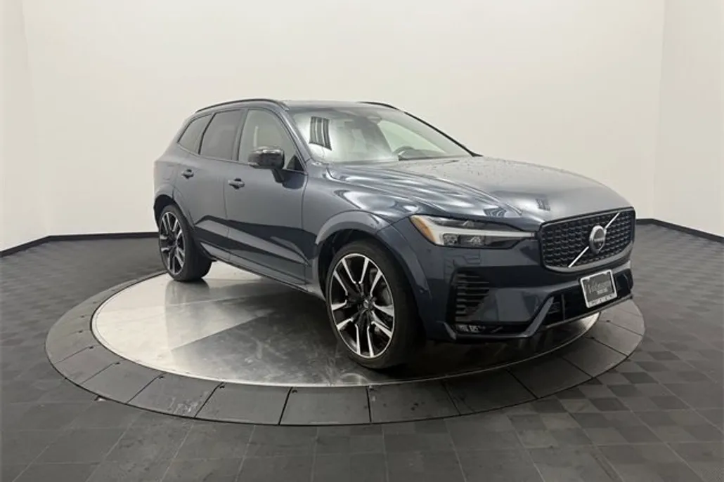 2023 Volvo XC60 Ultimate photo 1