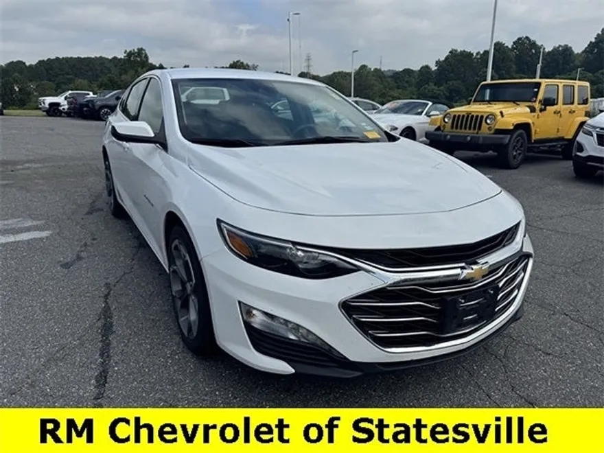 2023 Chevrolet Malibu 1LT photo 1
