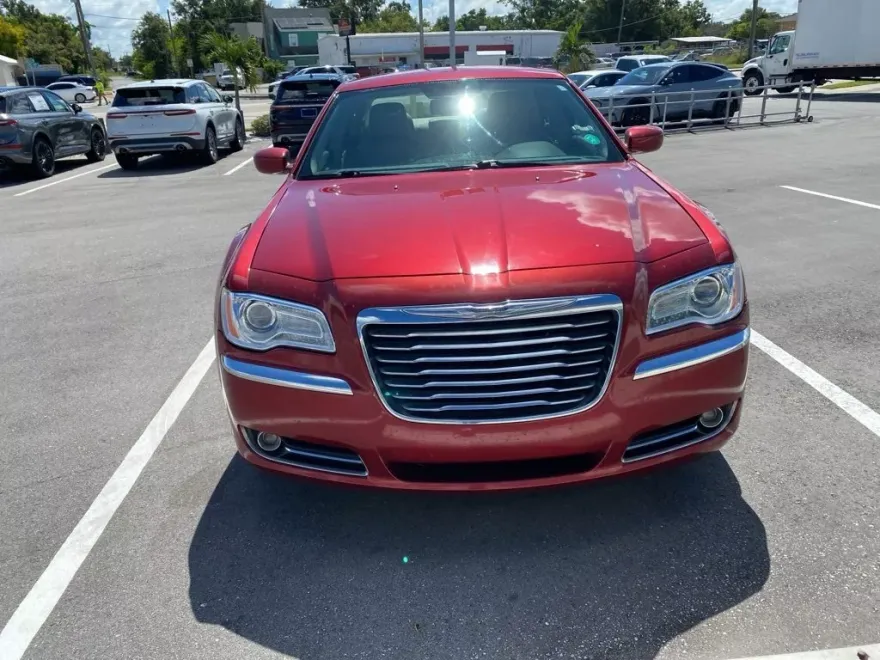 2013 Chrysler 300 Base photo 1