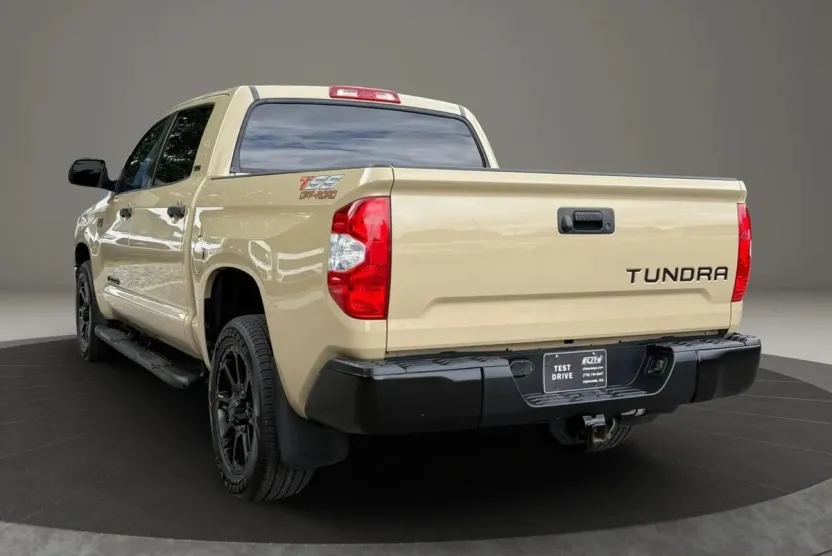 2020 Toyota Tundra CrewMax SR5 photo 1