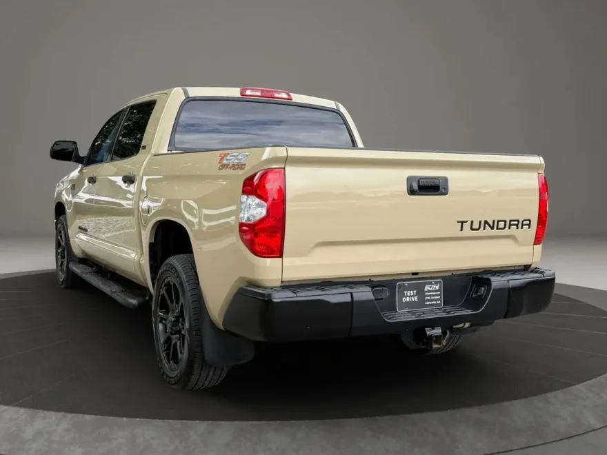 2020 Toyota Tundra CrewMax SR5 photo 1