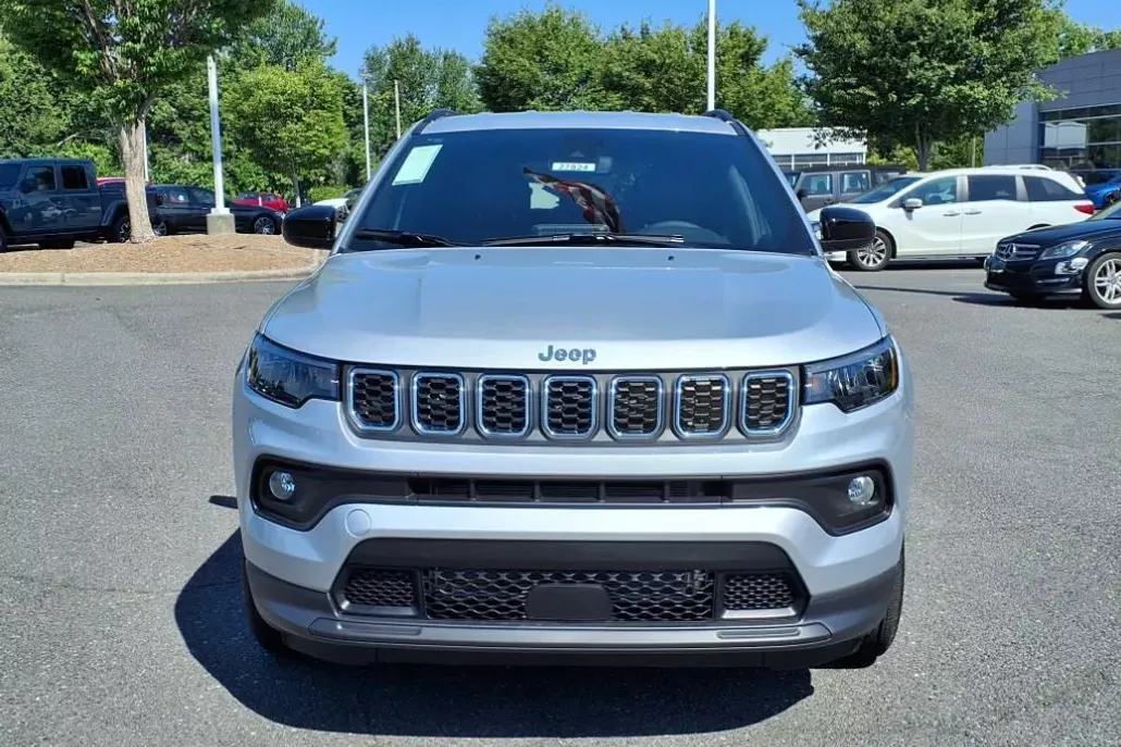 2025 Jeep Compass Latitude photo 1