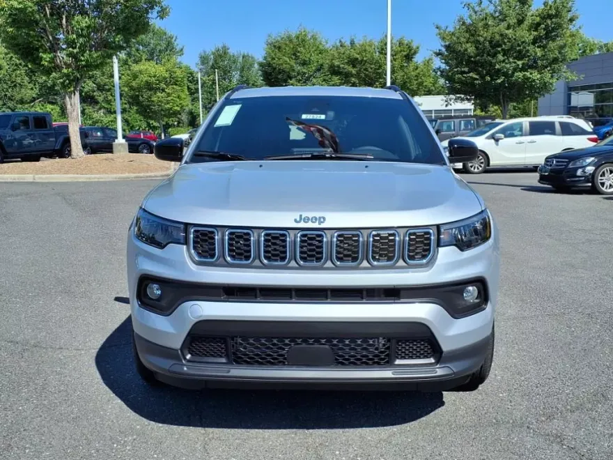 2025 Jeep Compass Latitude photo 1