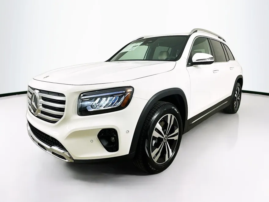 2025 Mercedes Benz GLB 250 4MATIC photo 1