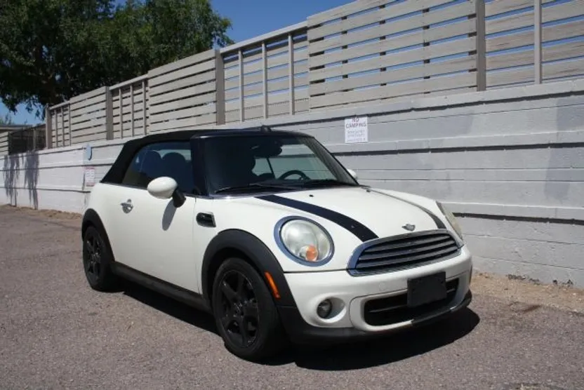 2011 Mini Cooper Convertible photo 1