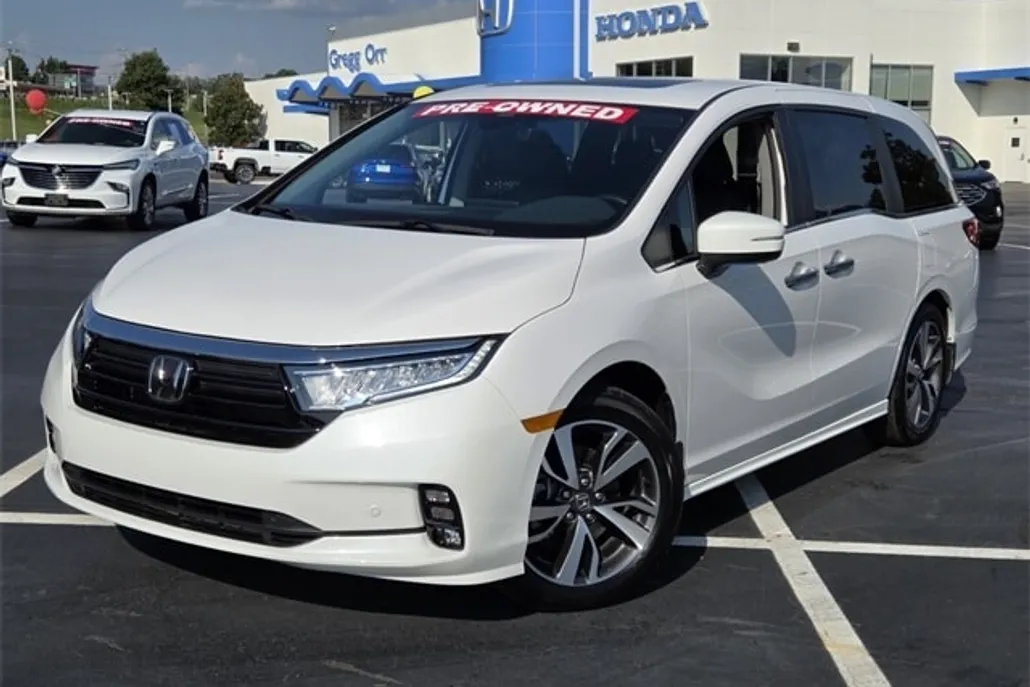 2024 Honda Odyssey Touring photo 1